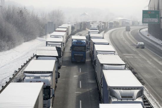 На Одещині перекрили рух на двох важливих трасах: що відомо