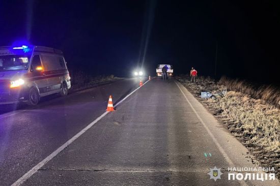 На Хмельниччині водій мікроавтобуса на смерть збив велосипедиста: подробиці