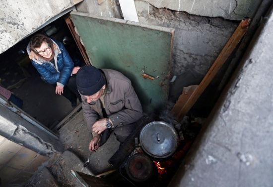 В Маріуполі окупанти не хочуть подавати до багатоповерхівок опалення: бідкаються, що немає коштів