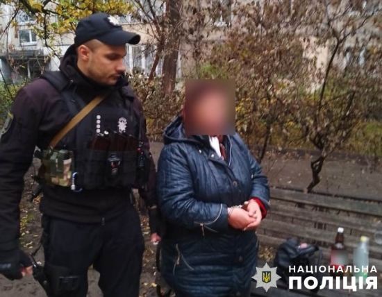 У Києві сімейне застілля закінчилось різаниною – теща поранила зятя ножем