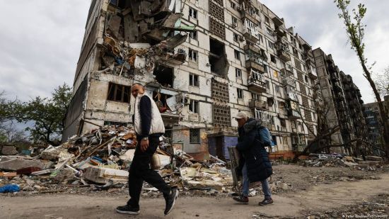 В Маріуполі продовжують занепадати зруйновані окупантами школи (моторошне відео)