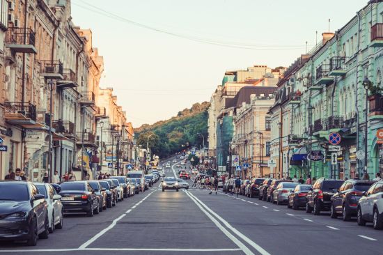 За півтора роки у півтора раза більше: Київ захлинається від надмірної кількості автівок