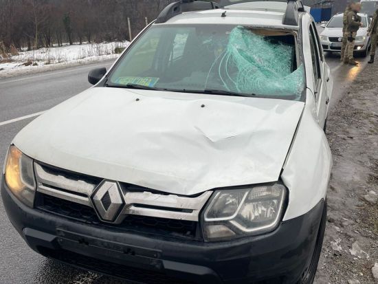 На Закарпатті прикордонники під час погоні за ухилянтами збили чоловіка, який їх переправляв