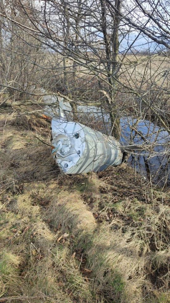 На Львівщині виявили уламки ракети, яка не здетонувала: в ОВА звернулися з проханням до жителів