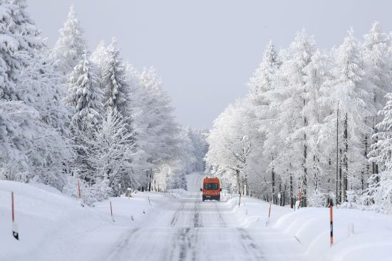 В одній з областей заборонили рух дорогами: що відомо про обмеження