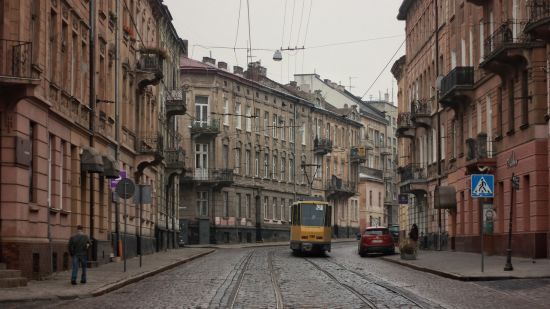 У Львові пара під час комендантської години посеред вулиці зайнялась сексом