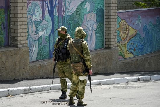 “Володимир Володимирович же обіцяв!”: батьки загиблого строковика РФ засмучені, що не отримають виплат за сина