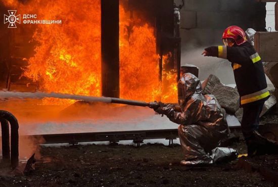 Росіяни атакували об’єкт критичної інфраструктури в Івано-Франківській області: фото