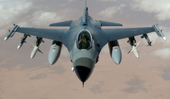 США можуть “кинути” Україну – тривожна заява Жданова про винищувачі F-16