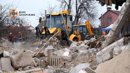 У Запоріжжі зросла кількість поранених після атаки, триває розбір завалів (фото)