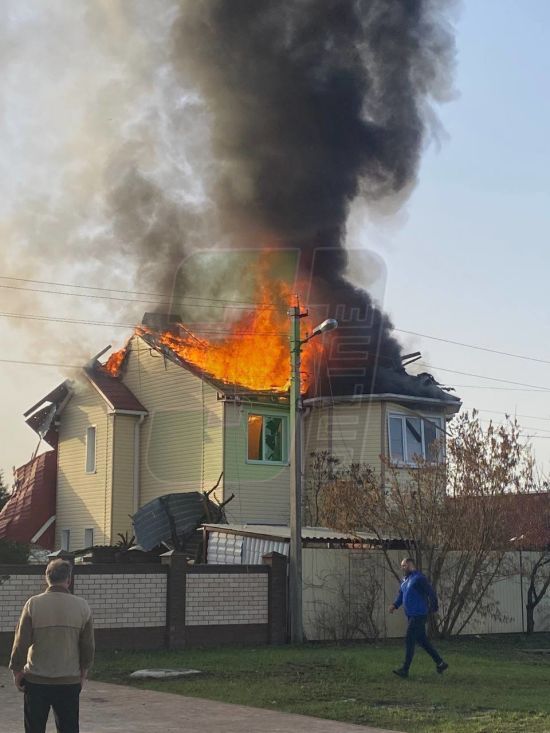 У Бєлгороді знову “бавовна”: влада відзвітувала про збиття “повітряних цілей” – відео, фото