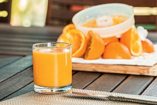 Жінка 40 днів не пила нічого, крім апельсинового соку: як це вплинуло на її здоров’я (фото)