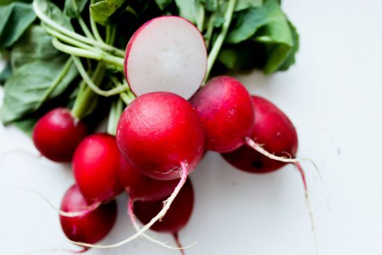 Що буде з організмом, якщо щодня їсти редис: переваги і недоліки весняного овоча