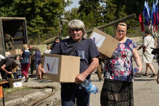 На Луганщині окупанти пропонують людям гроші за брехню про “воєнні злочини українців”