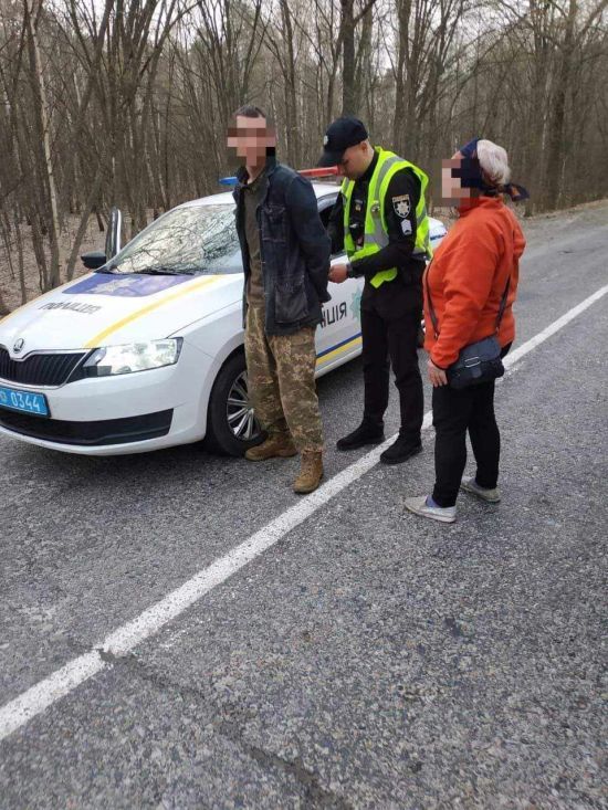 Під Києвом мобілізований втік з “учебки” та нападав з вилами на селян