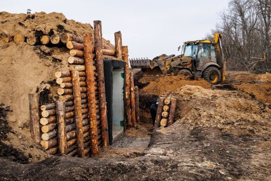 Будівництво фортифікацій на Харківщині: глава ОВА влаштовує “розбір польотів”