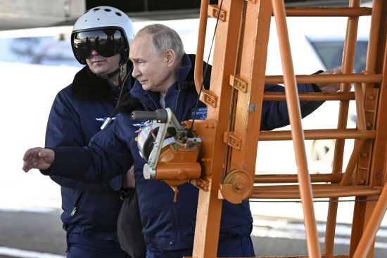 Ядерний бомбардувальник, на якому літав Путін, зазнав серйозних пошкоджень: що сталося