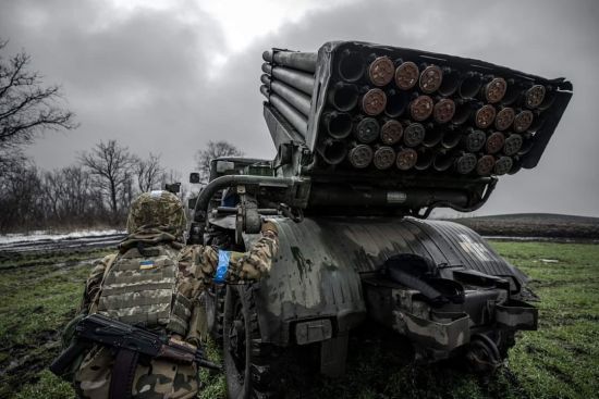 Росіяни втратили понад 20 одиниць бронетехніки під час штурму Часового Яру — Зеленський