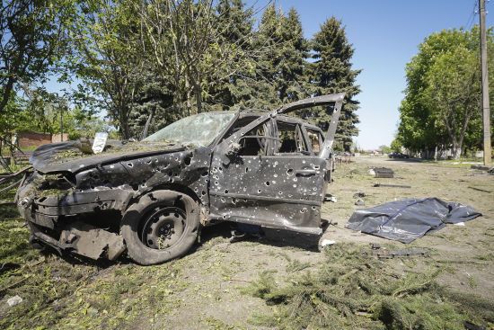 Звірства окупантів у Вовчанську: людей розстрілюють, викрадають і зганяють до підвалів — огляд