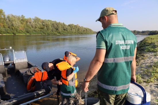 На Десні вже локалізовують органічне забруднення, що потрапило до неї з Сейму