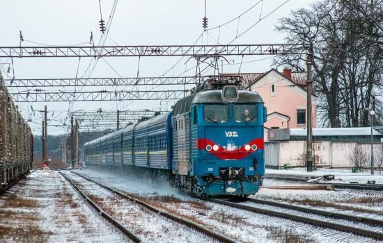 “Укрзалізниця” на свята додала пів сотні вагонів до поїздів: які маршрути